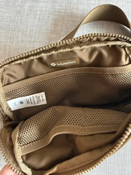 lululemon everywhere bag - Picture 3 of 4